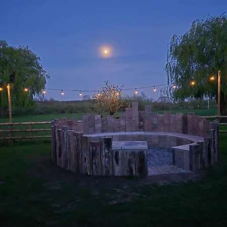 Bridge Glamping - Aurora Tent * Aldwark (North Yorkshire)