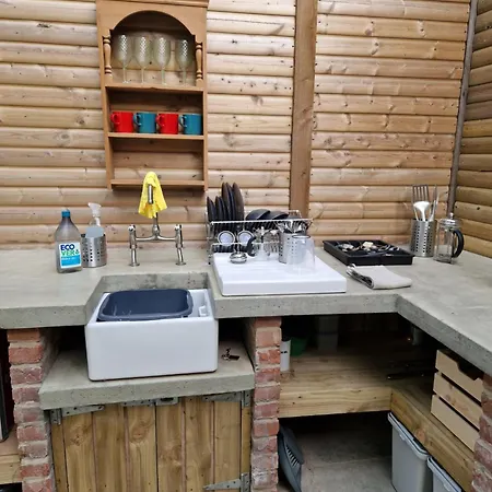 Bridge Glamping - Aurora Tent * Aldwark (North Yorkshire)